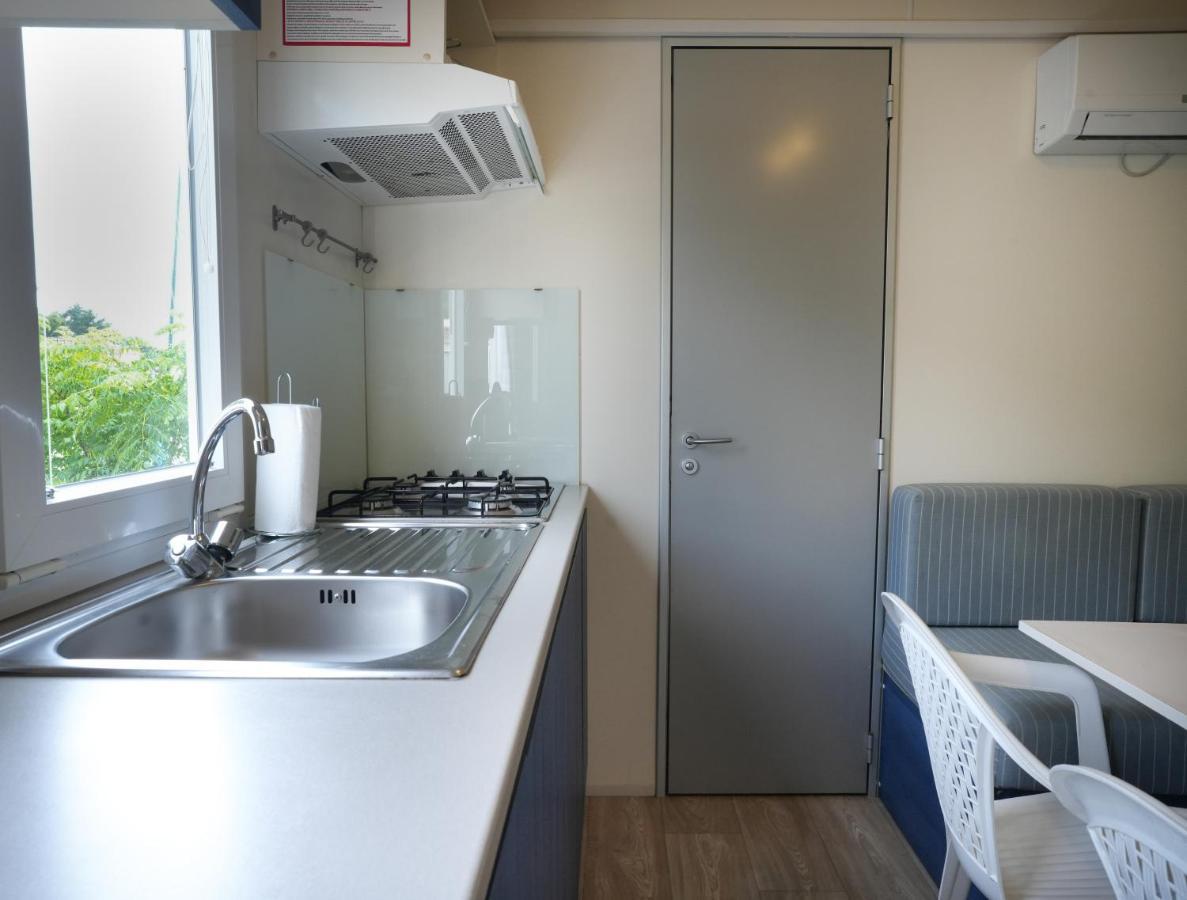 Mediteran Travel Mobile Homes Uvala Slana Selce Exteriör bild